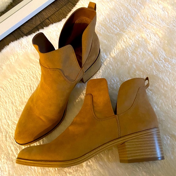 Fergalicious Shoes - Fergalicious Tan Booties size 8.5